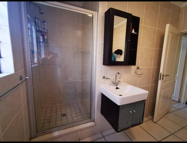 2 BEDROOM APARTMENT FOR SALE IN SUNNINGHILL